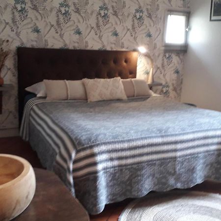 Logis Louisblanc, Muraille Romaine, Lit Queen-Size, Centre Ville Le Mans Luaran gambar